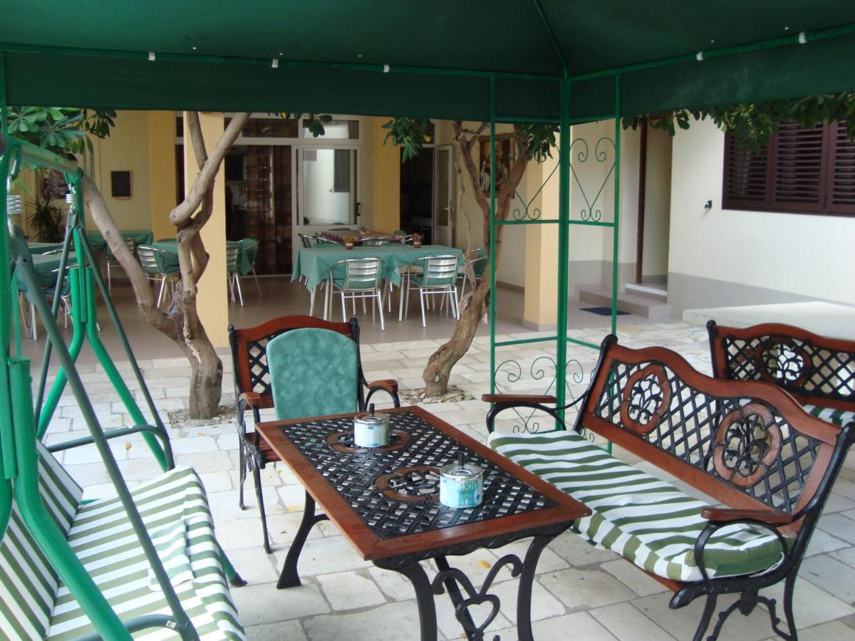 Apartments And Rooms By The Sea Pag - 11487 Pag Town Exterior foto
