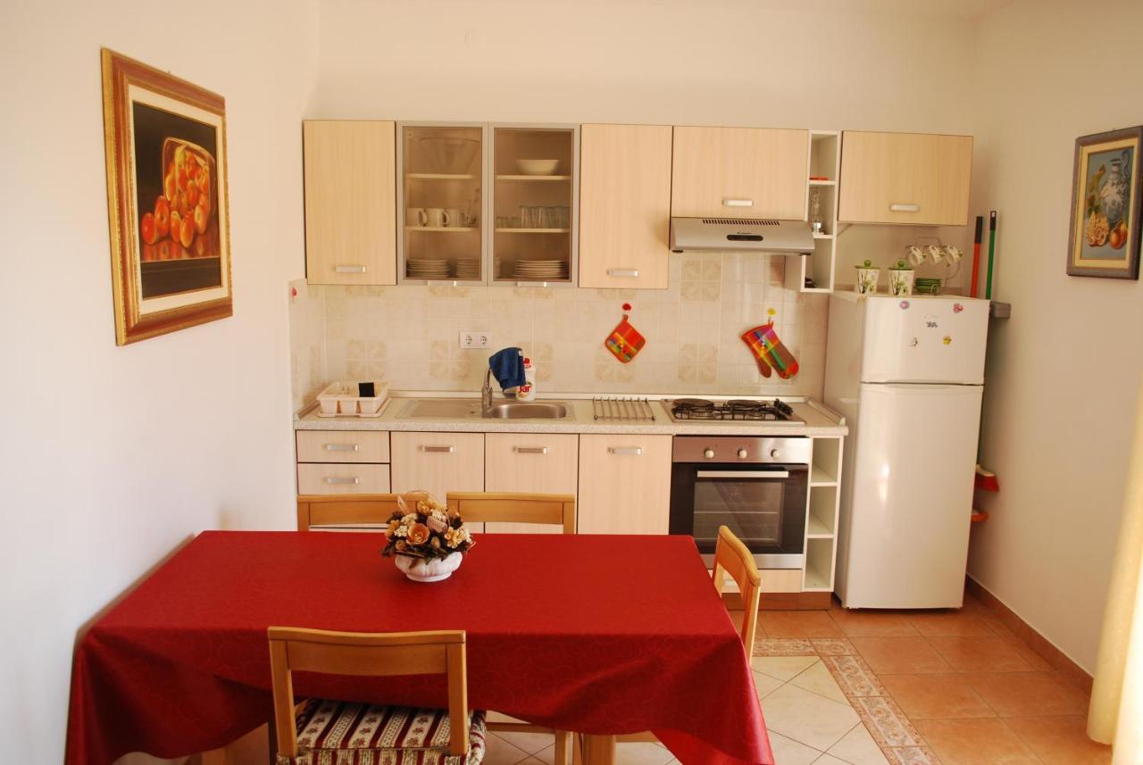 Apartments And Rooms By The Sea Pag - 11487 Pag Town Exterior foto